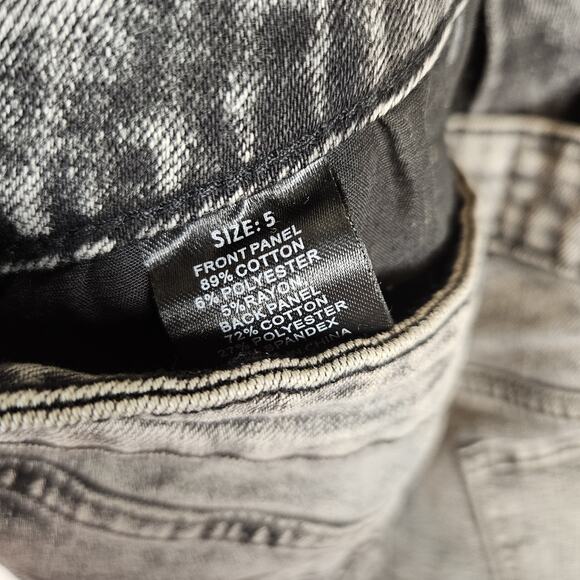 Fashion Nova Beach Party Cheeky Cut Off Denim Short Black Rip Jean Frayed Size 5 - Picture 12 of 14